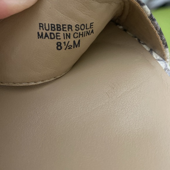 Ann Taylor Exotic Embossed Leather Wedge Sandals - Size 8.5 - Chic and S… - Picture 8 of 8